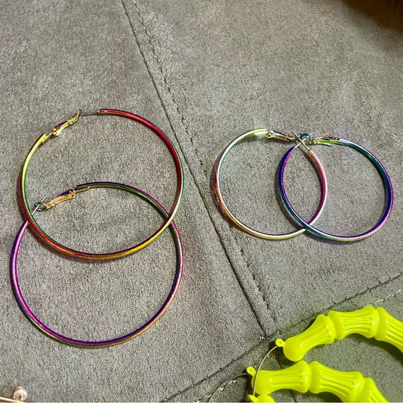 Colorful Hoop Earring Set - Picture 3 of 4